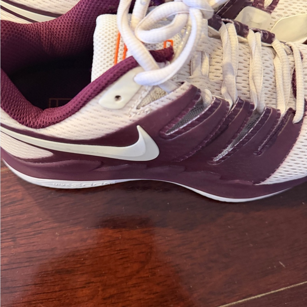 Nike Women's Maroon and White Athletic Shoes